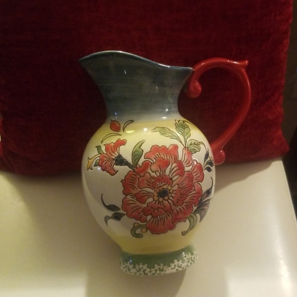 PItcher/Vase
